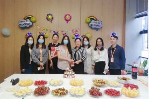 2020年11月份华体买球员工生日会 生活需要仪式感，工作需要归